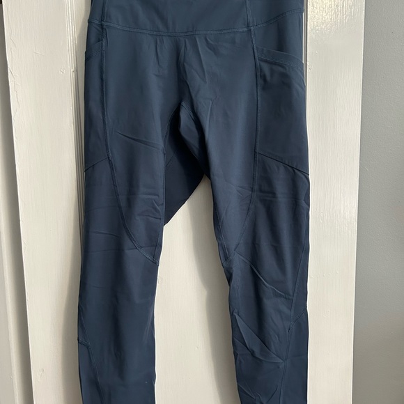 Everlane perform pocket legging in Atlantic - Picture 2 of 3